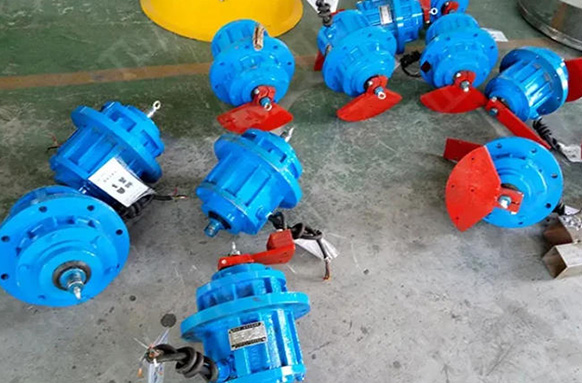 立式振動(dòng)電機(jī)